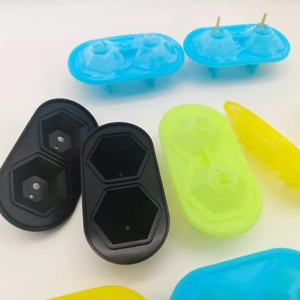 One Mold, Two Scenes: The Diamond Ice Tray That Does More