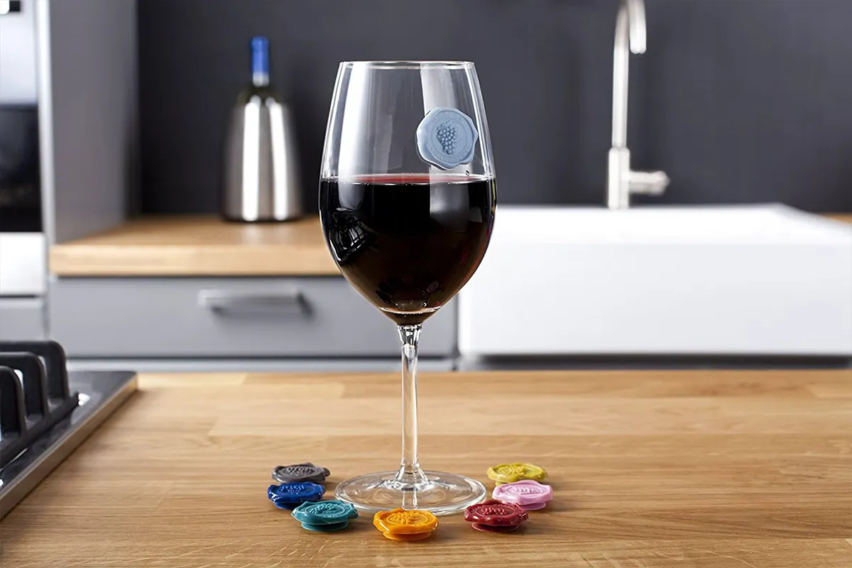 Silicone wine glasses product display