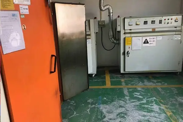 High-temperature baking: secondary vulcanization for odor removal and durability