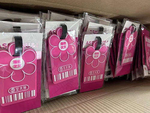 Custom silicone luggage tags